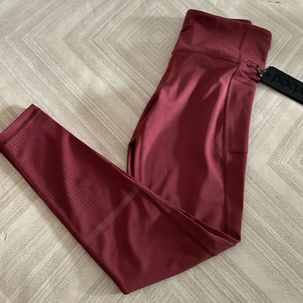 Lilybod Women’s Maroon Side Pockets Leggings